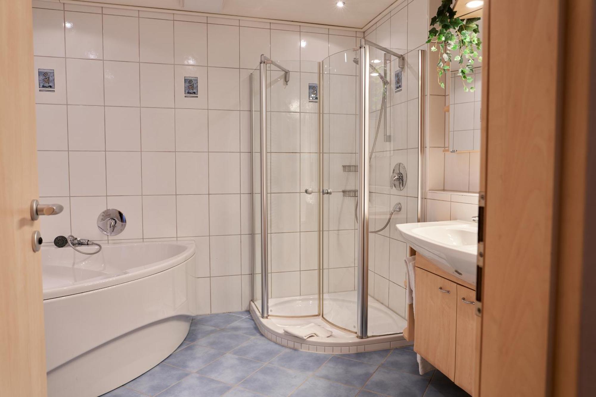 Motel Drei Koenig- Ihr Transithotel Heimsheim Bagian luar foto